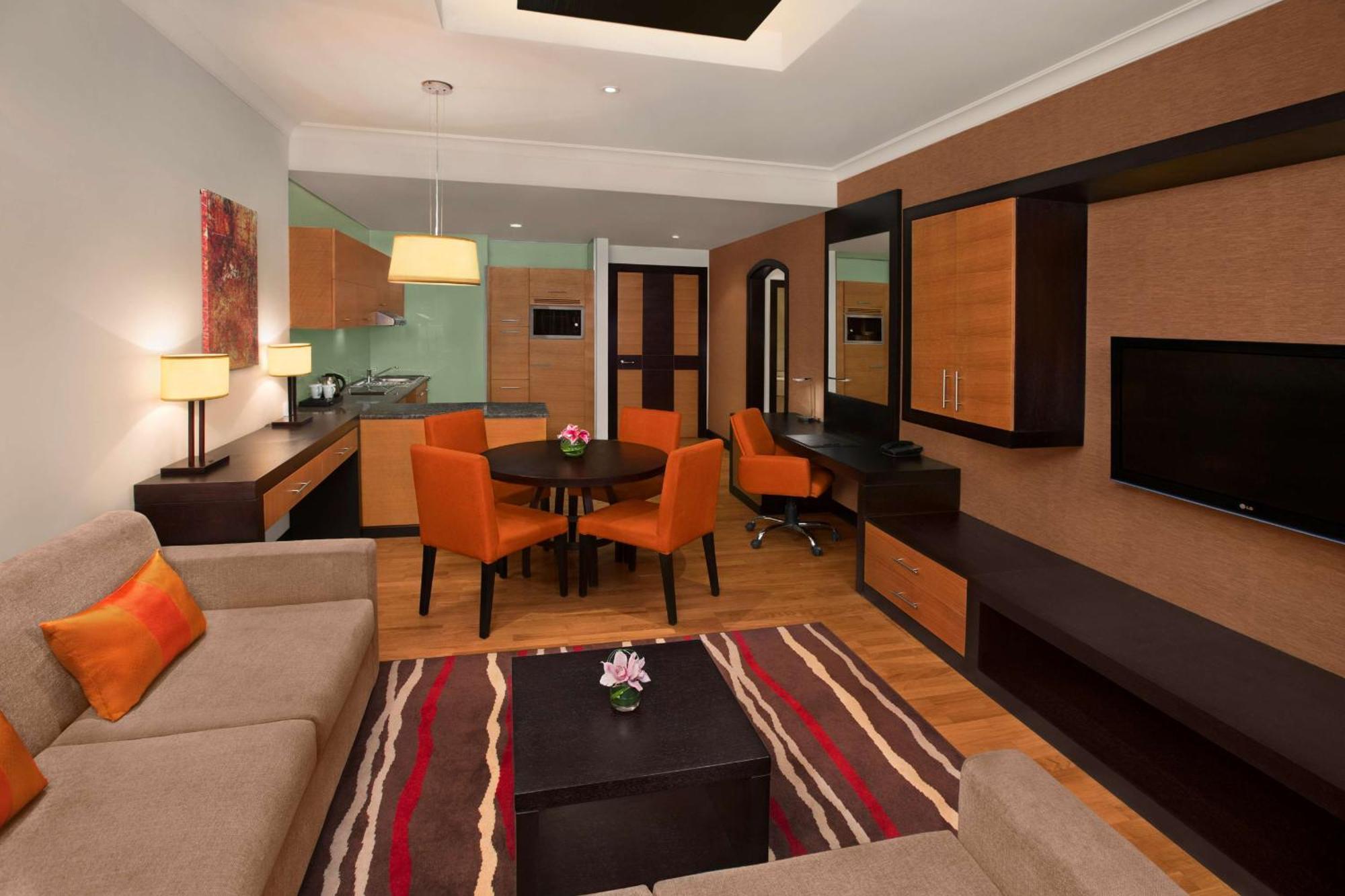 Doubletree By Hilton Hotel And Residences Dubai - Al Barsha Exterior photo